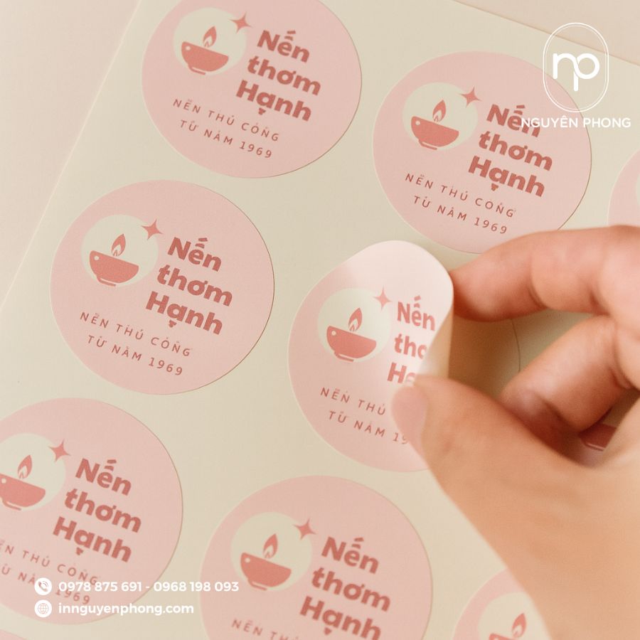In logo nến thơm: Giải pháp nâng tầm thương hiệu độc đáo